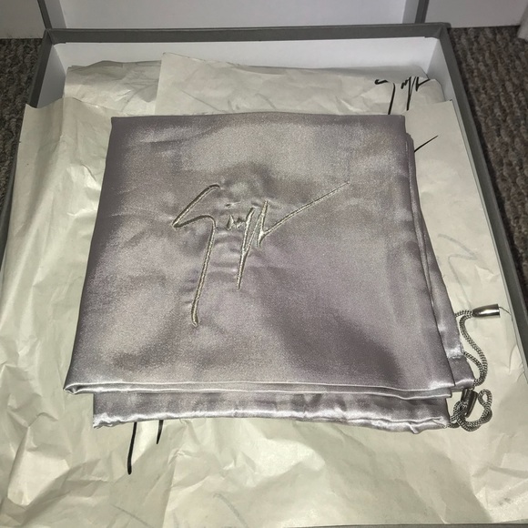 Giuseppe Zanotti - Picture 3 of 8